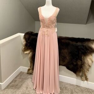 Elegant Matte Sequins and Beads Floral Appliquéd Lace Chiffon Gown